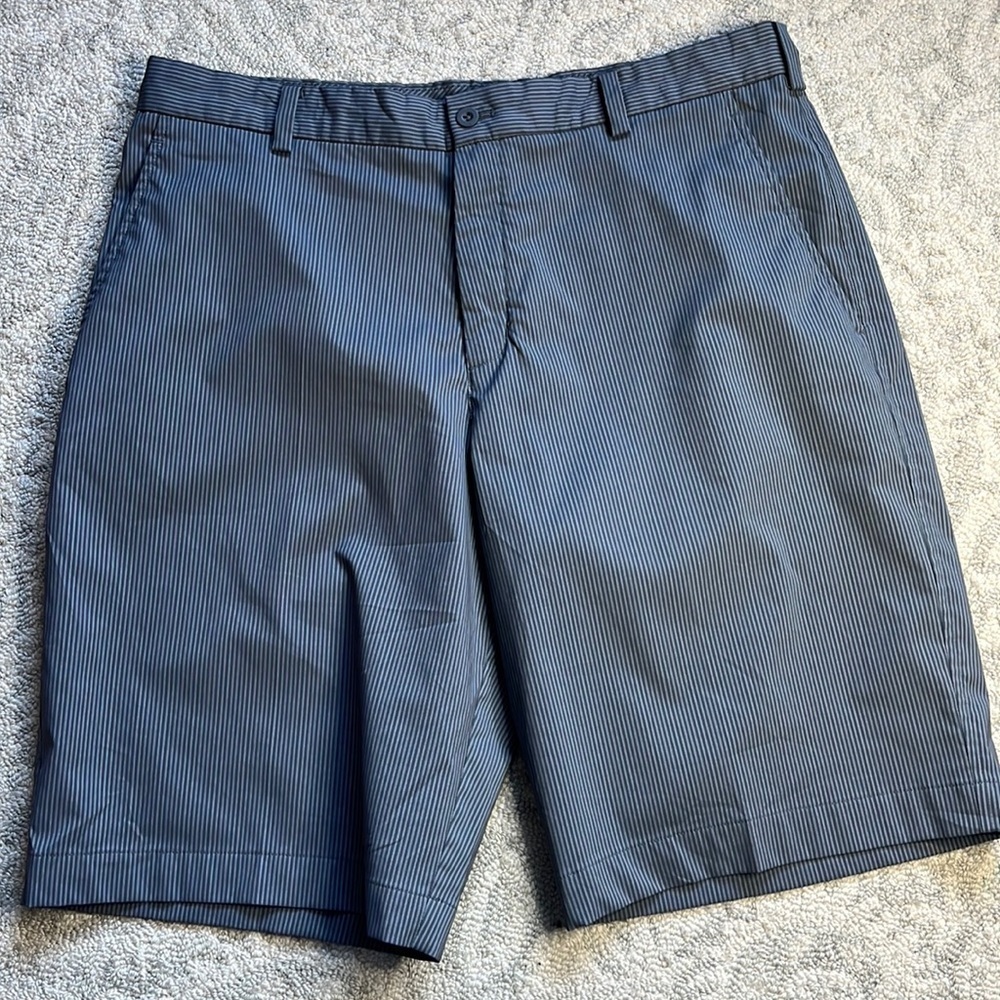 Mens' nike golf shorts grey size large
